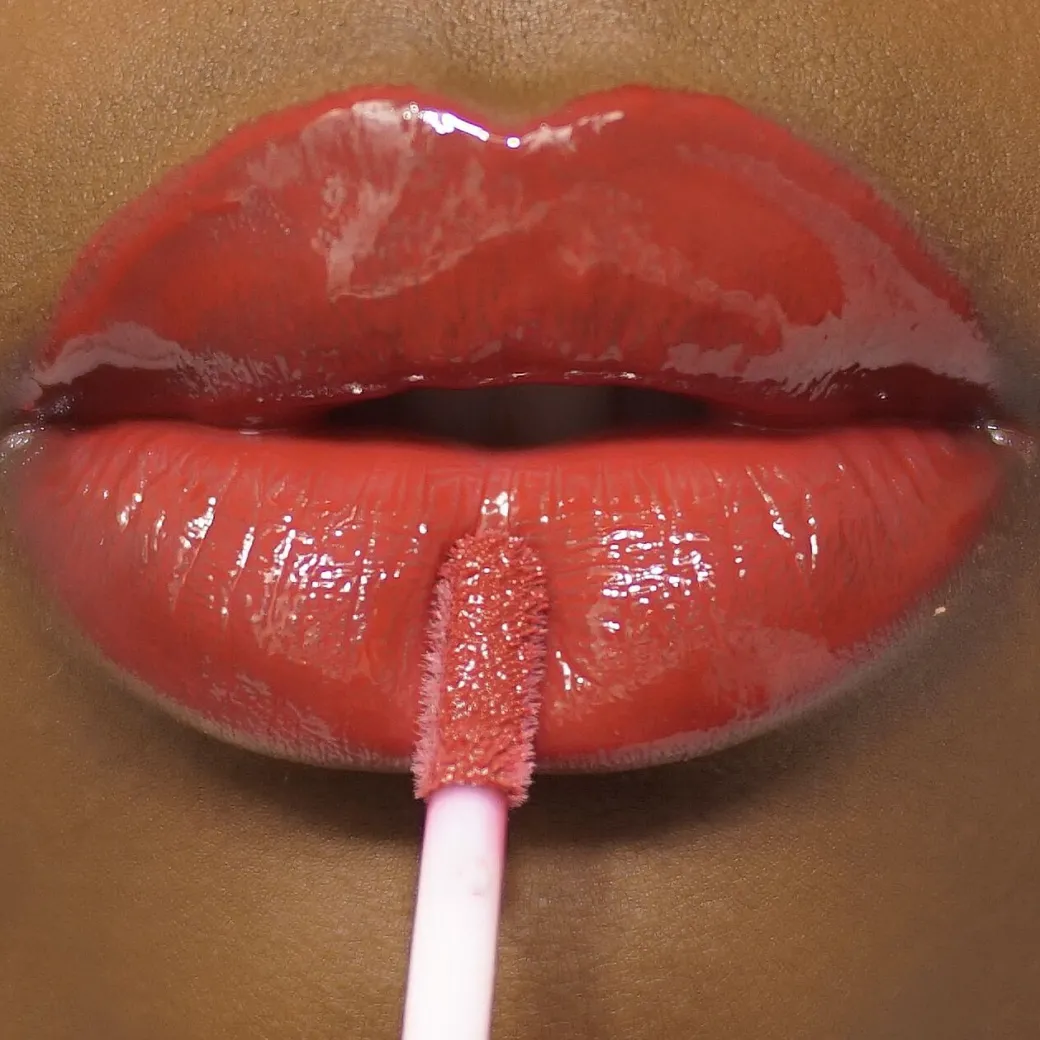 I Heart Revolution Soft Swirl Gloss Chocolate Lip Cookie Delight