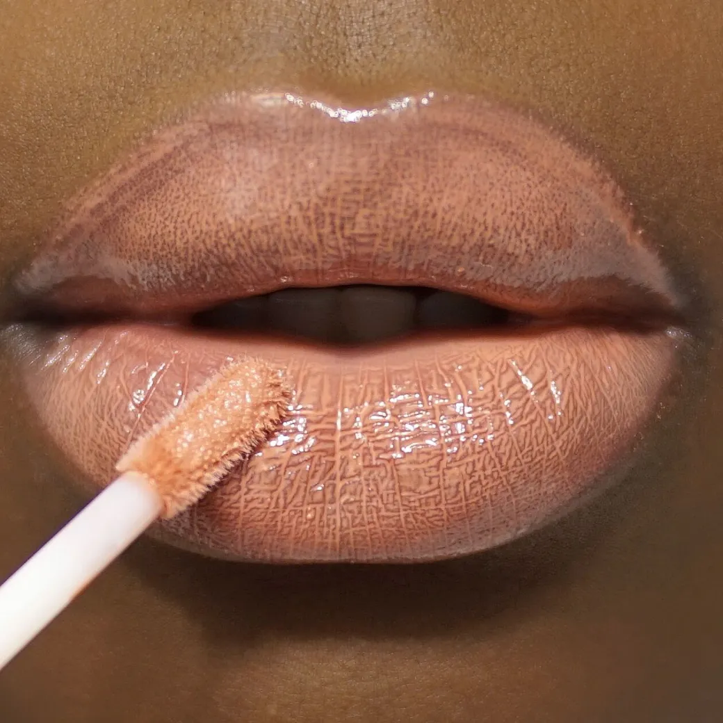 I Heart Revolution Soft Swirl Gloss Chocolate Lip Toffee Crunch