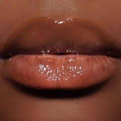 I Heart Revolution Strawberry Glaze Lip Gloss The Boys Are Waiting
