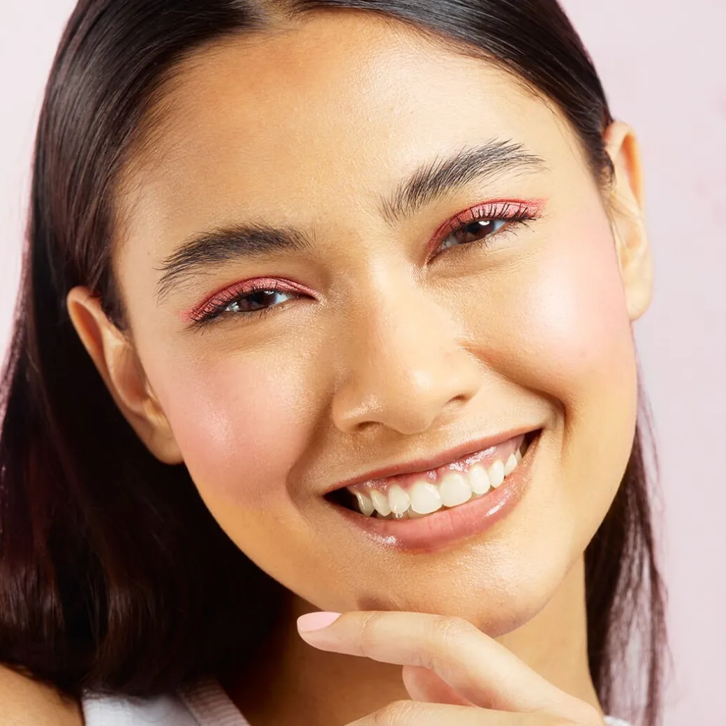 Makeup Revolution Mousse Blusher Squeeze Me Soft Pink