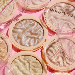 Makeup Revolution Reloaded Highlighter Make an Impact