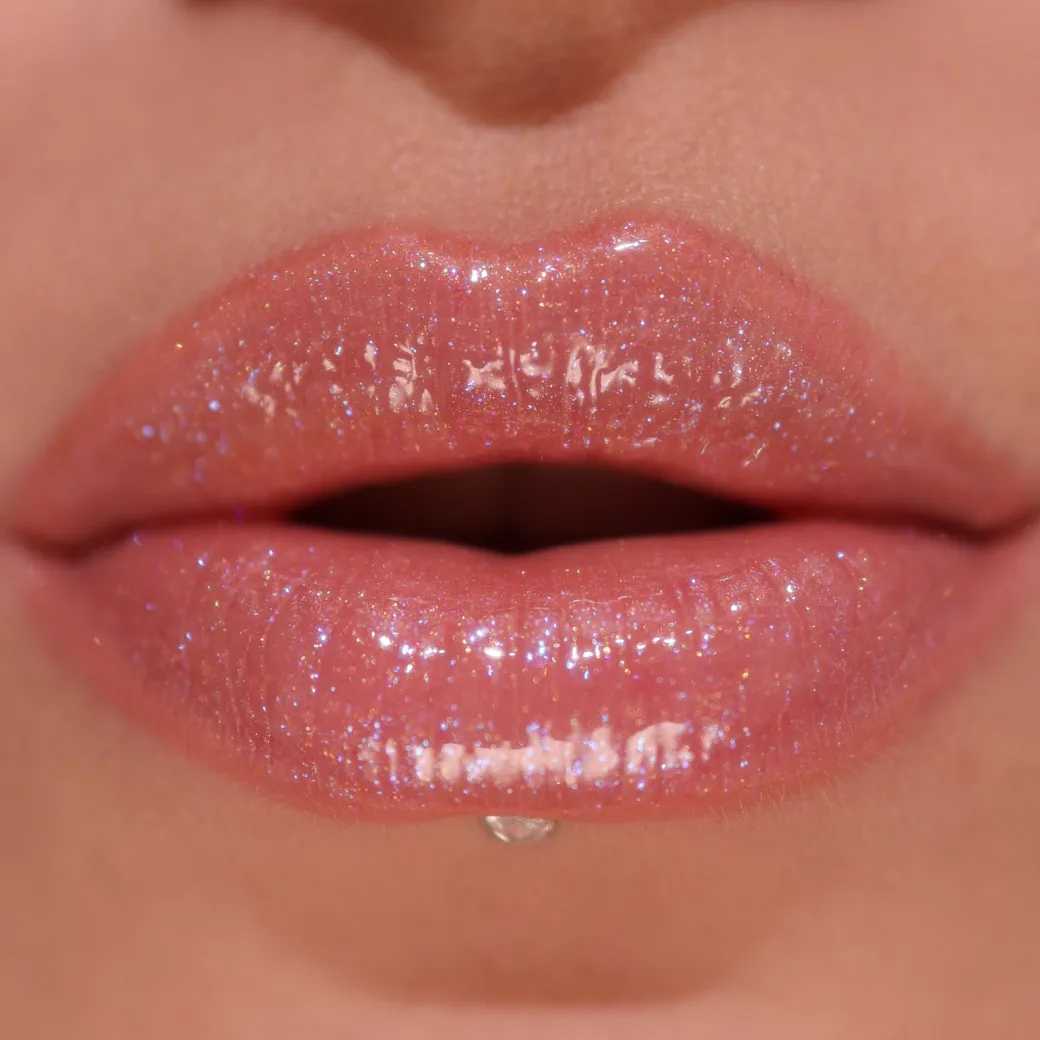 Revolution Pout Bomb Shimmer Gloss Glimmer Nude